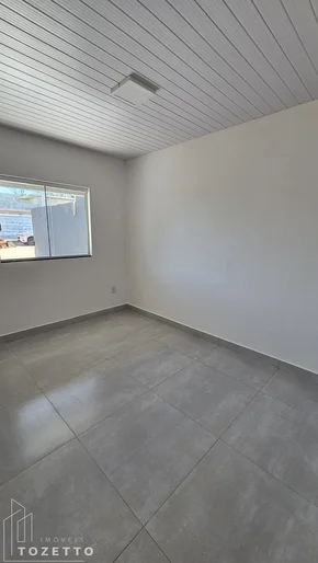 Casa Com Passagem Lateral à Venda No Gsp Em Uvaranas
