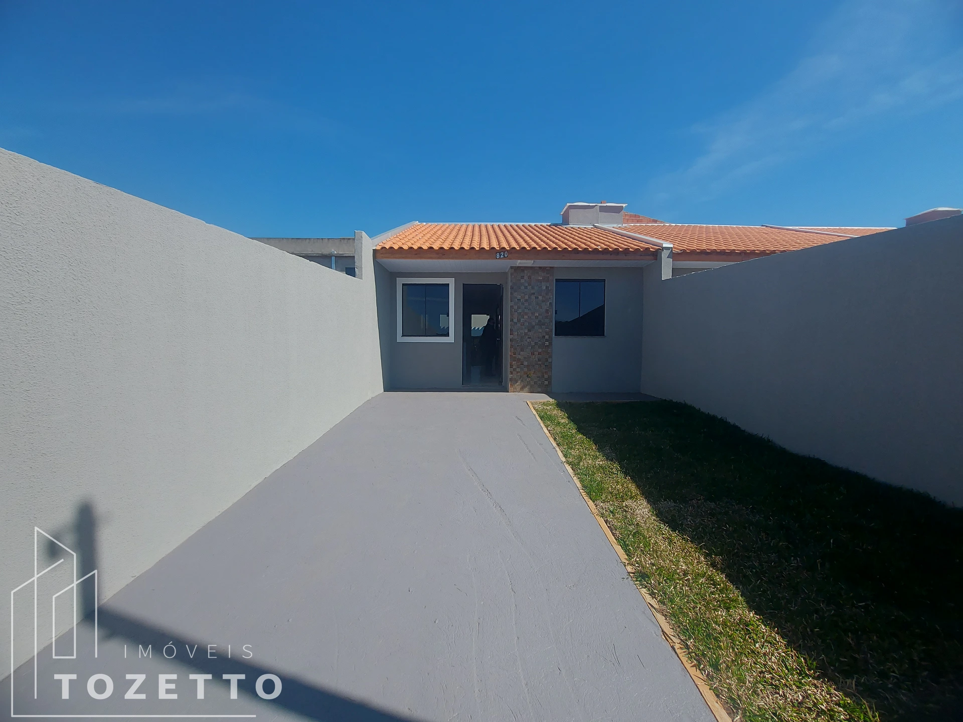 Casa Na Rua Principal Do Gsp à Venda Em Uvaranas