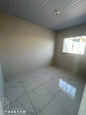 Casa Com Excelente Espaço De Terreno -los Angeles