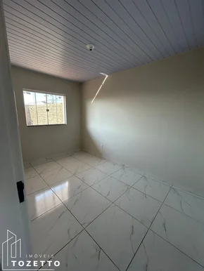 Casa Com Excelente Espaço De Terreno -los Angeles