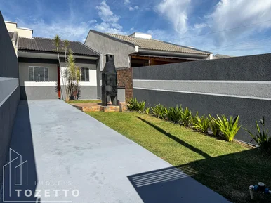 <strong>Linda casa com churrasqueira e terreno à venda em Uvaranas</strong>