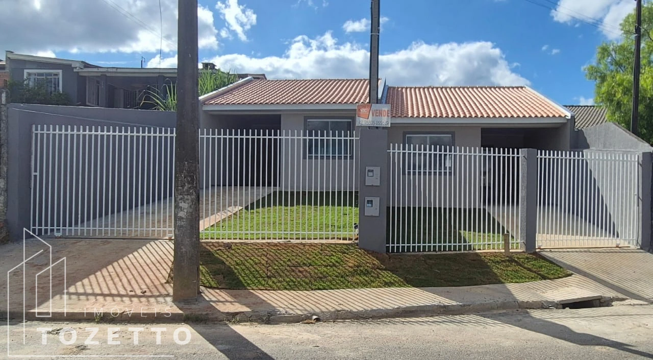 <strong>Casa ampla com garagem coberta no Chapada!</strong>