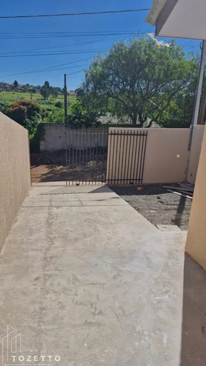 <strong>Casa com amplo terreno nos fundos- Lagoa Dourada</strong>