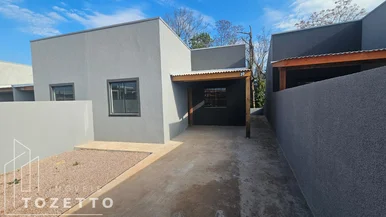<strong>Casa com passagem lateral no Campo Bello III</strong>