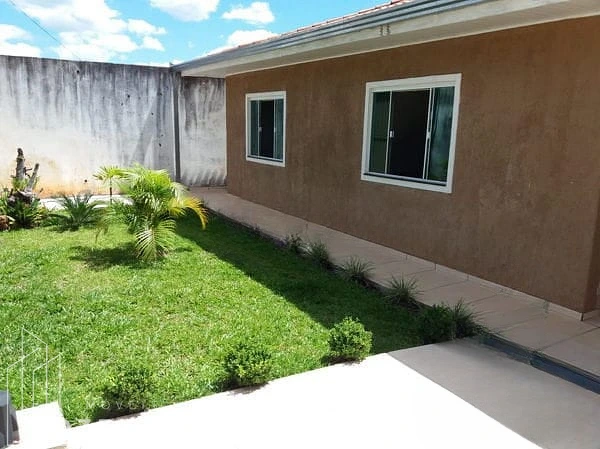 ótima Casa Com 4 Quartos No Contorno