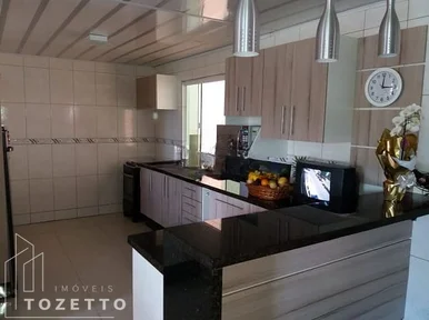 ótima Casa Com 4 Quartos No Contorno