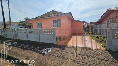 Casa à Venda ? Terreno Amplo Em ótima Localização!