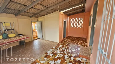 Casa à Venda ? Terreno Amplo Em ótima Localização!