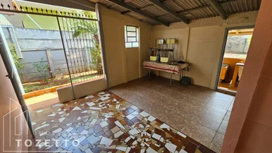 Casa à Venda ? Terreno Amplo Em ótima Localização!