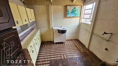 Casa à Venda ? Terreno Amplo Em ótima Localização!