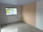 <strong>Casa com passagem lateral no Parque das Palmeiras</strong>