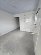 <strong>Casa com passagem lateral no Parque das Palmeiras</strong>