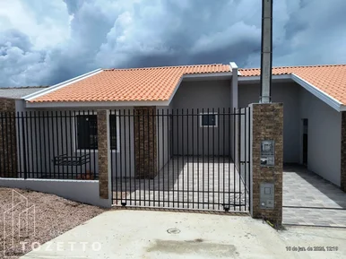 <strong>Casa com amplo terreno no Leila Maria!</strong>