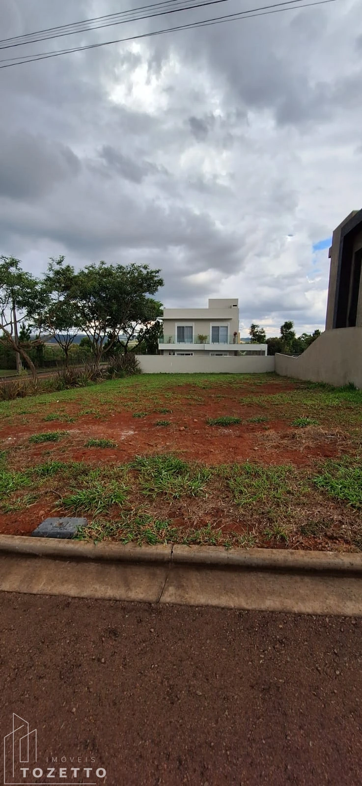 <strong>Terreno de esquina no Condomínio Jardim Alphaville ? 325m²</strong>