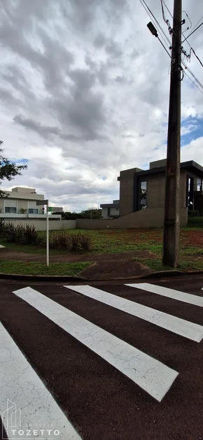 <strong>Terreno de esquina no Condomínio Jardim Alphaville ? 325m²</strong>