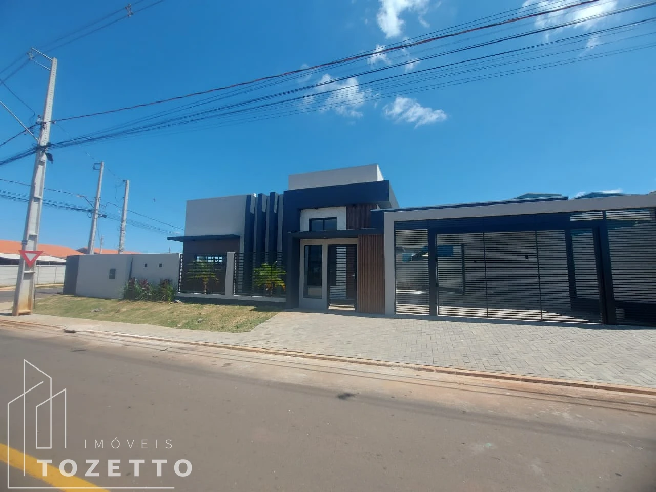 <strong>Casa de esquina - 3 quartos com suíte! Nova Ponta Grossa</strong>