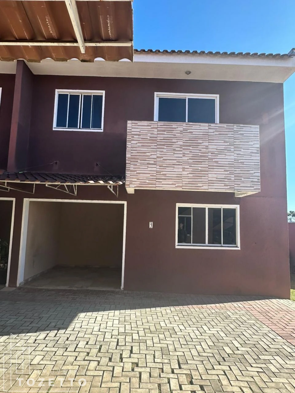 <strong>Sobrado em condomínio na região de Uvaranas !</strong>