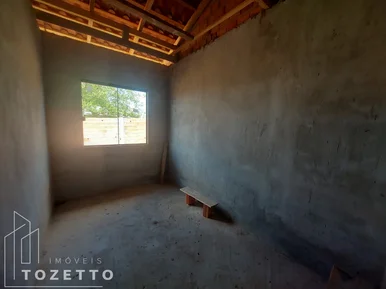 Casa De Fundos No Jardim Paraíso Com Amplo Terreno !