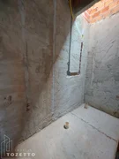 <strong>Casa de fundos no Jardim Paraíso com amplo terreno !</strong>