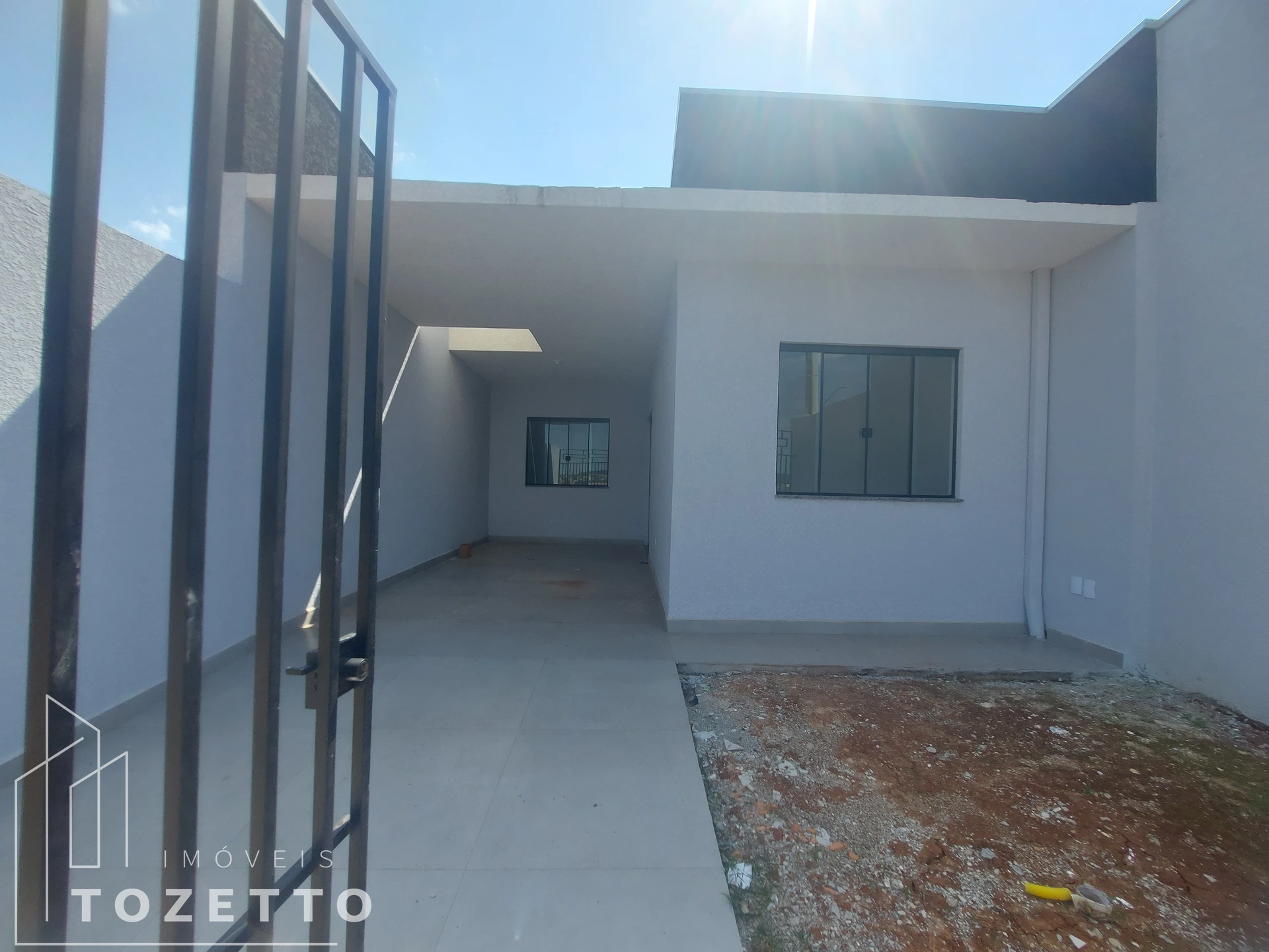 <strong>Casa com SUITE e CHURRASQUEIRA à venda em Uvaranas</strong>