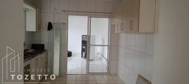 Uma Casa De Esquina E Com Churrasqueira Esperando Por Você!