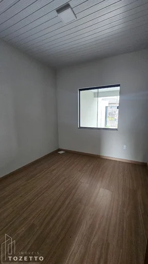 Excelente Casa Com Suíte No Contorno!