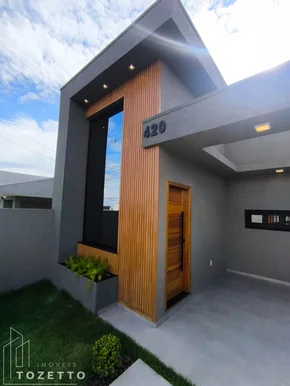 <strong>Casa de 3 quartos e com PISCINA no Parque dos Pinheiros !</strong>