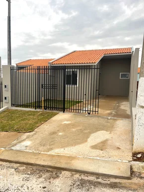 Casa Com Amplo Terreno No Jardim Royal