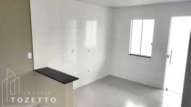 Casa Com Amplo Terreno No Jardim Royal