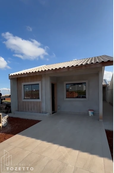 <strong>Casa com edícula no Condomínio Girassol</strong>