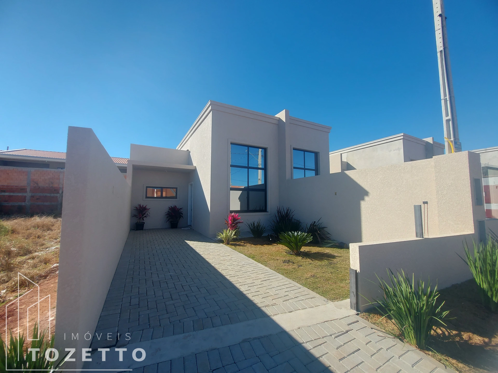 <strong>Belíssima residência de 2 suítes à venda no Terraliz</strong>