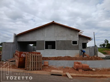 <strong>Casa de esquina com 3 quartos! Parque das Palmeiras</strong>