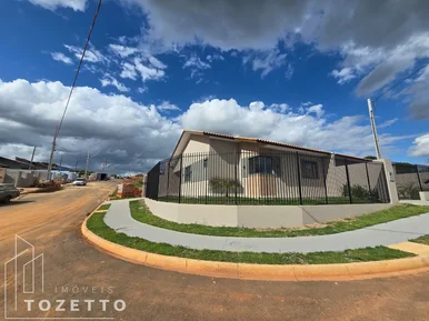 <strong>Casa de esquina com 3 quartos! Parque das Palmeiras</strong>