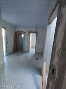 <strong>Casa com passagem lateral no Contorno</strong>