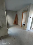 <strong>Casa com passagem lateral no Contorno</strong>