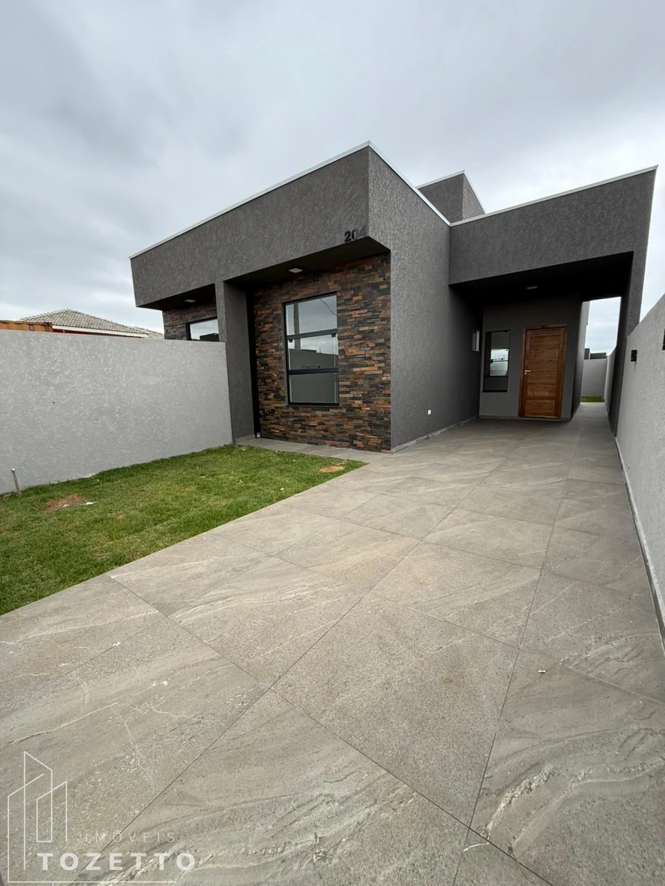 <strong>Casa toda em LAJE com Suíte ! Terraliz</strong>