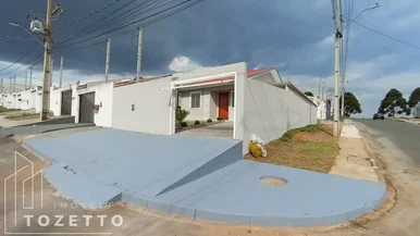 <strong>Casa de esquina, semimobilida e com 3 quartos, corre!!</strong>