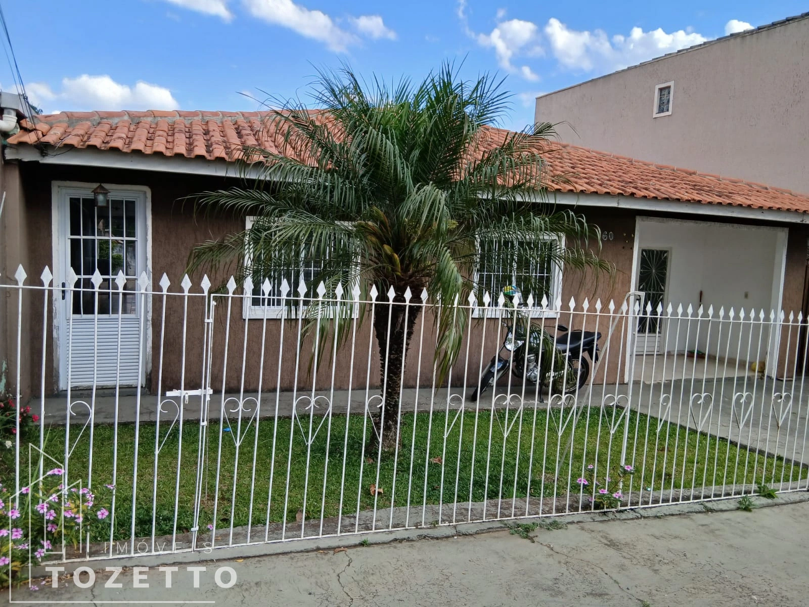 <strong>ALUGA-SE- Excelente Casa na Avenida Principal do Santa Luzia</strong>