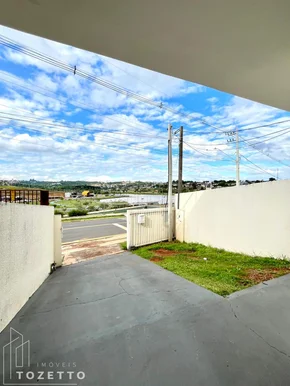 Casa à Venda De Frente Para O Lago De Olarias!