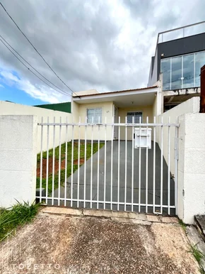 Casa à Venda De Frente Para O Lago De Olarias!
