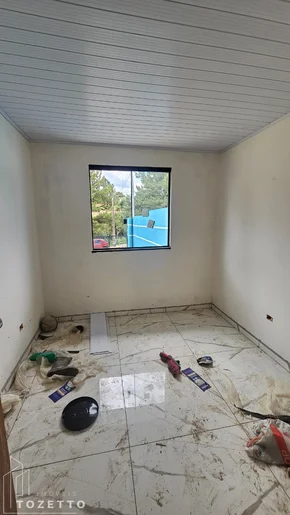 Casa Com 3 Quartos E Amplo Terreno - Lagoa Dourada