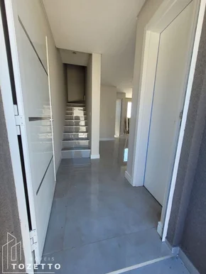 <strong>Esse lindo sobrado está prontinho e esperando por você!</strong>