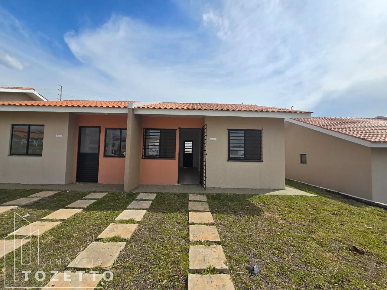 Casa de 2 quartos para locação no Colônia Dona Luiza - Foto 1
