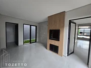 <strong>Excelente casa à venda no Res. Ecoville I no bairro Contorno</strong>