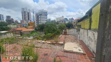 <strong>Terreno no Centro da cidade !</strong>