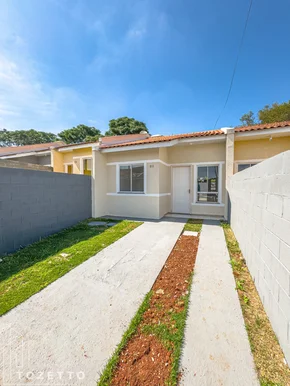 <strong>Casa  com amplo terreno nos fundos no Campo Belo, Uvaranas</strong>