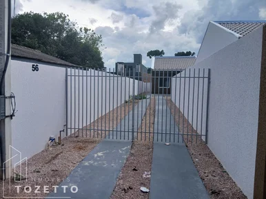 <strong>Casa de fundos com entrada individual com amplo espaço !</strong>