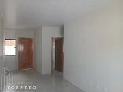 <strong>Casa de fundos com entrada individual com amplo espaço !</strong>