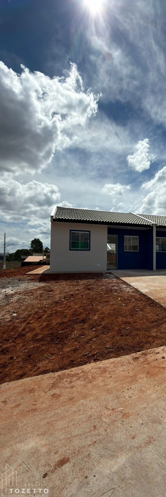 <strong>Casa de esquina com amplo terreno no Parque Royal</strong>