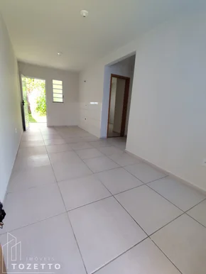 Casa Em Laje, Toda Reformada E Com Entrada Parcelada.